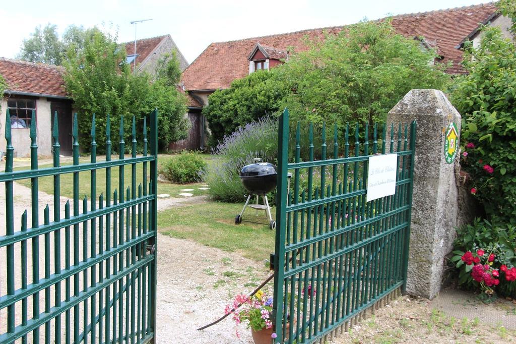 Le Clos De Chatres Oisly Esterno foto